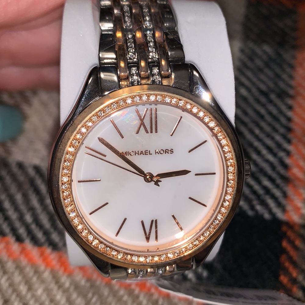 Michael Kors Watch - Picture 6 of 8